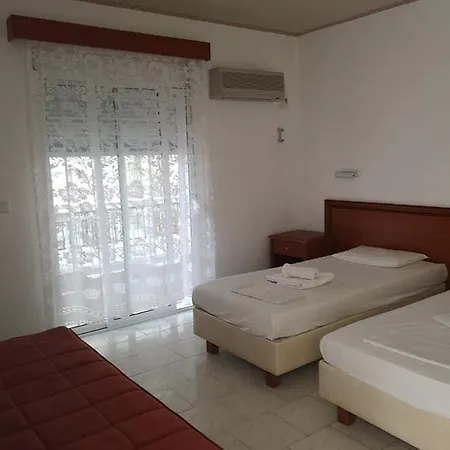 Gatos Beach Guest house *
