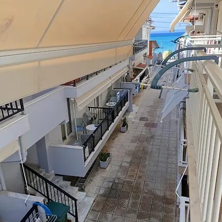 Gatos Beach Guest house *