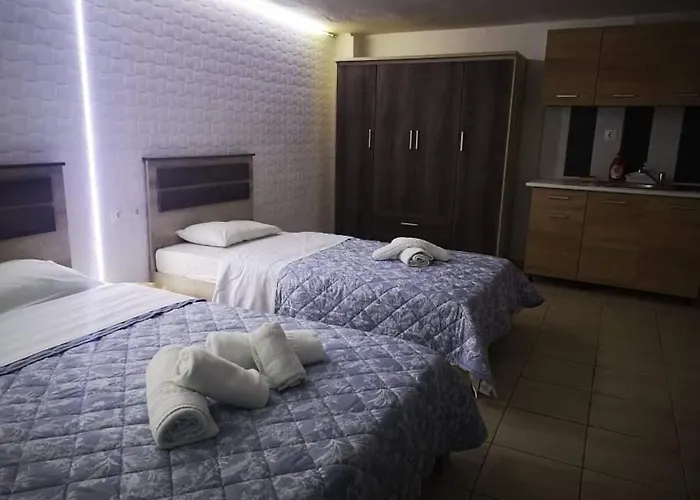 Gatos Pensiune Pefkochori